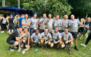 Gruppenfoto unserer Sportler nach 10 Kilometern und rund 20 Hindernissen.